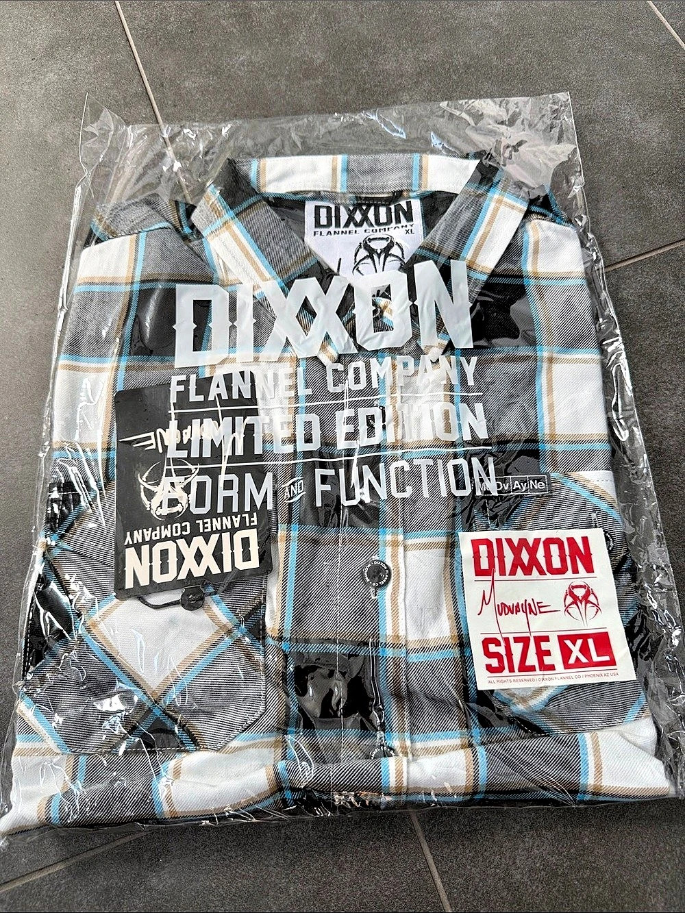 Dixxon Flannel Company Flannel Plaid Flannel in Gray & Blue Size WXL NWT